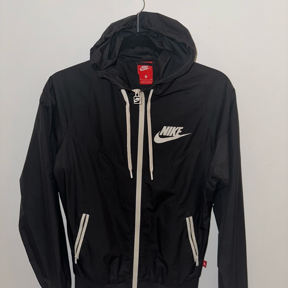 Nike Black and White Windbreaker with Hood and Zipper